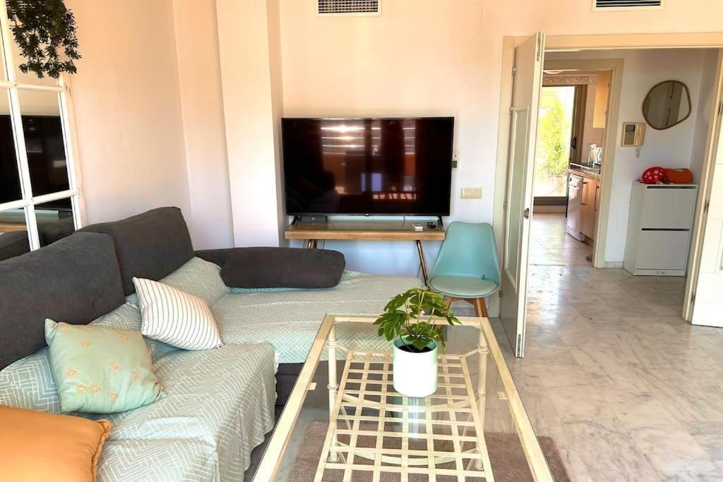 Atico Puerto Marina 2 Hab Con Piscina, 500M De La Plata Apartman Torremolinos Kültér fotó