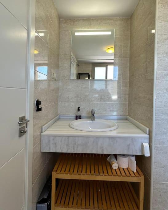 Atico Puerto Marina 2 Hab Con Piscina, 500M De La Plata Apartman Torremolinos Kültér fotó