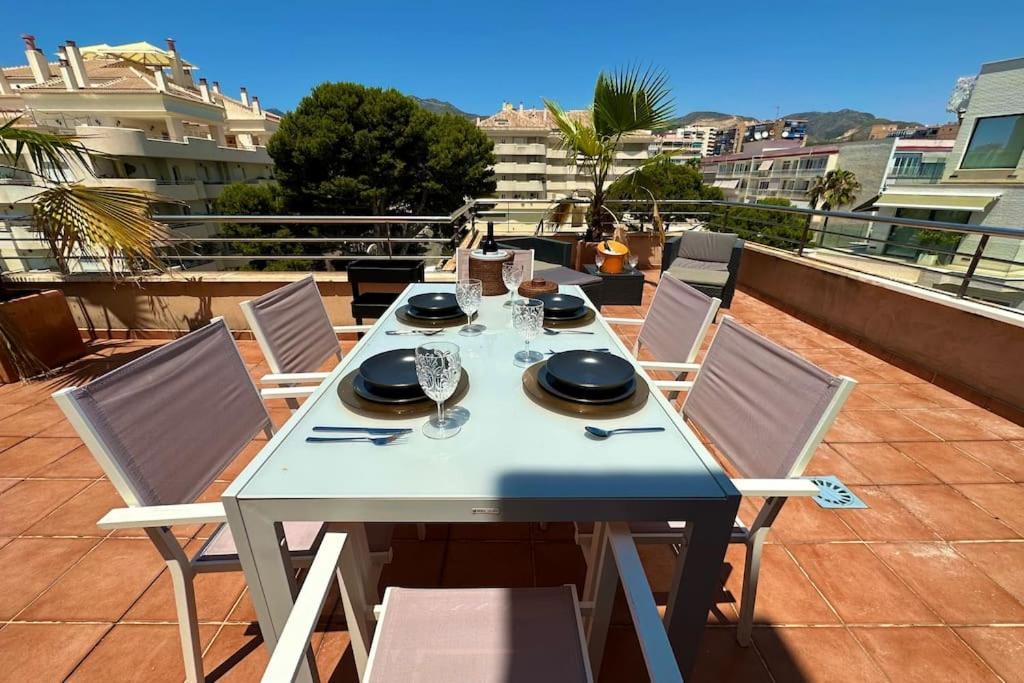 Atico Puerto Marina 2 Hab Con Piscina, 500M De La Plata Apartman Torremolinos Kültér fotó