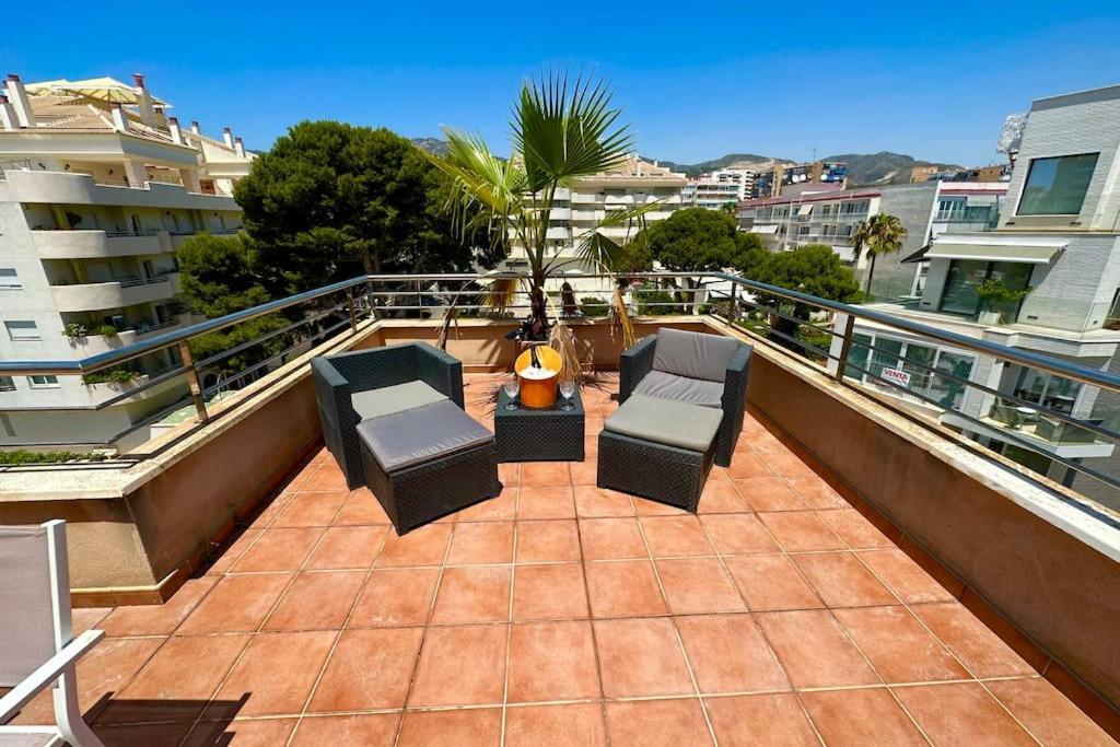 Atico Puerto Marina 2 Hab Con Piscina, 500M De La Plata Apartman Torremolinos Kültér fotó
