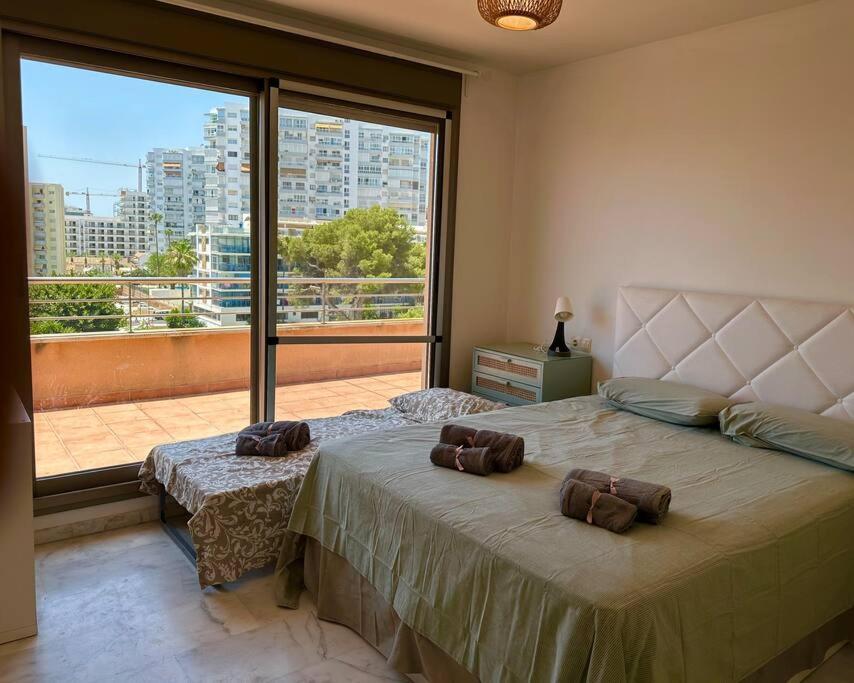 Atico Puerto Marina 2 Hab Con Piscina, 500M De La Plata Apartman Torremolinos Kültér fotó