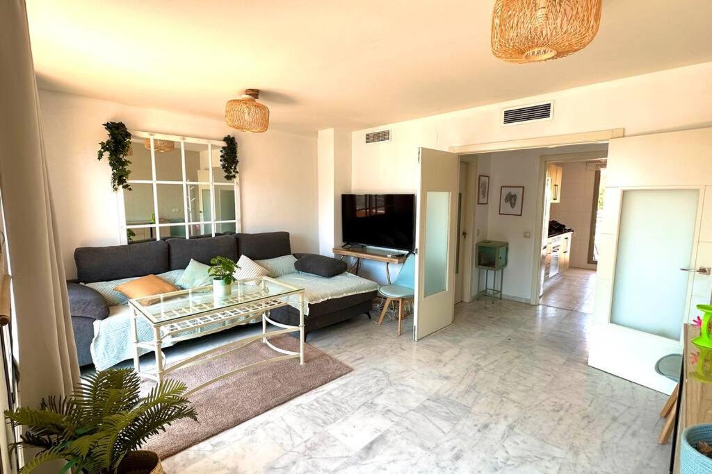 Atico Puerto Marina 2 Hab Con Piscina, 500M De La Plata Apartman Torremolinos Kültér fotó