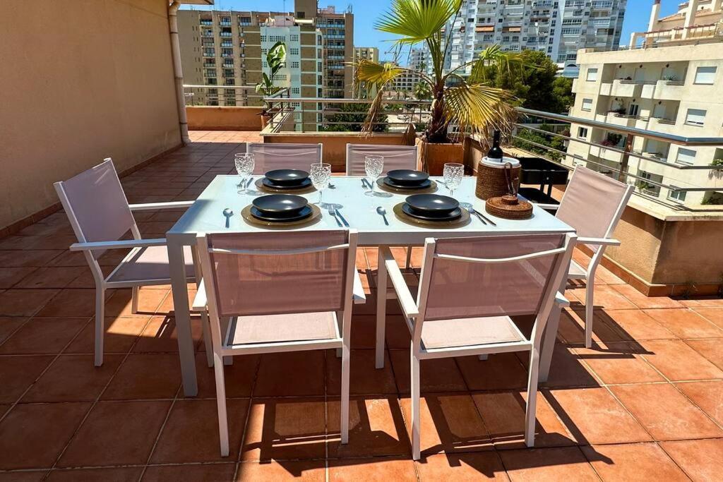 Atico Puerto Marina 2 Hab Con Piscina, 500M De La Plata Apartman Torremolinos Kültér fotó