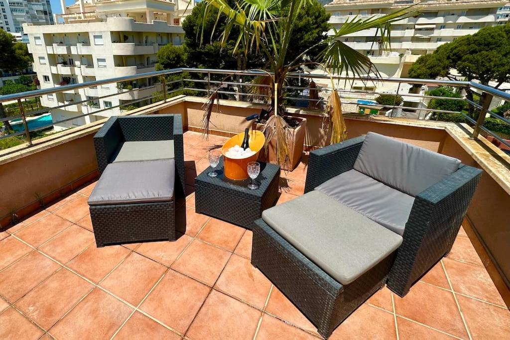 Atico Puerto Marina 2 Hab Con Piscina, 500M De La Plata Apartman Torremolinos Kültér fotó